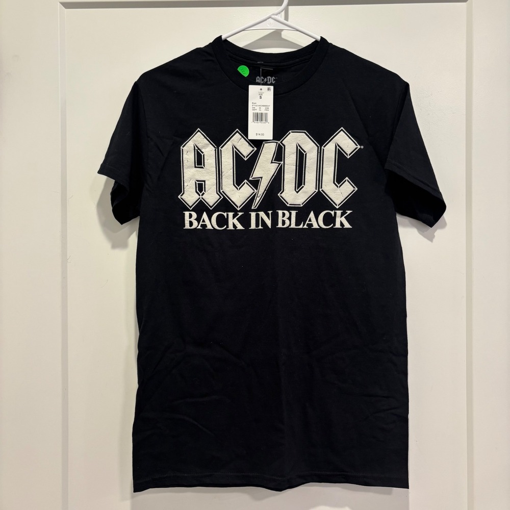 AC/DC Back in Black Graphic T-Shirt Mens Small Black Short Sleeve Rock Band Tee